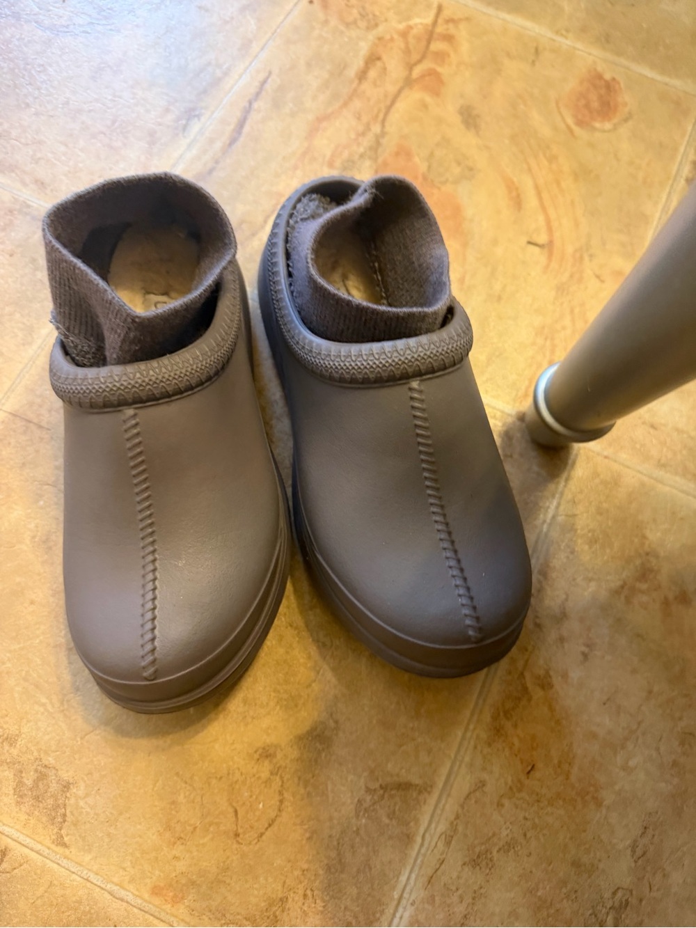 Ugg Tasman x waterproof clogs sz 7